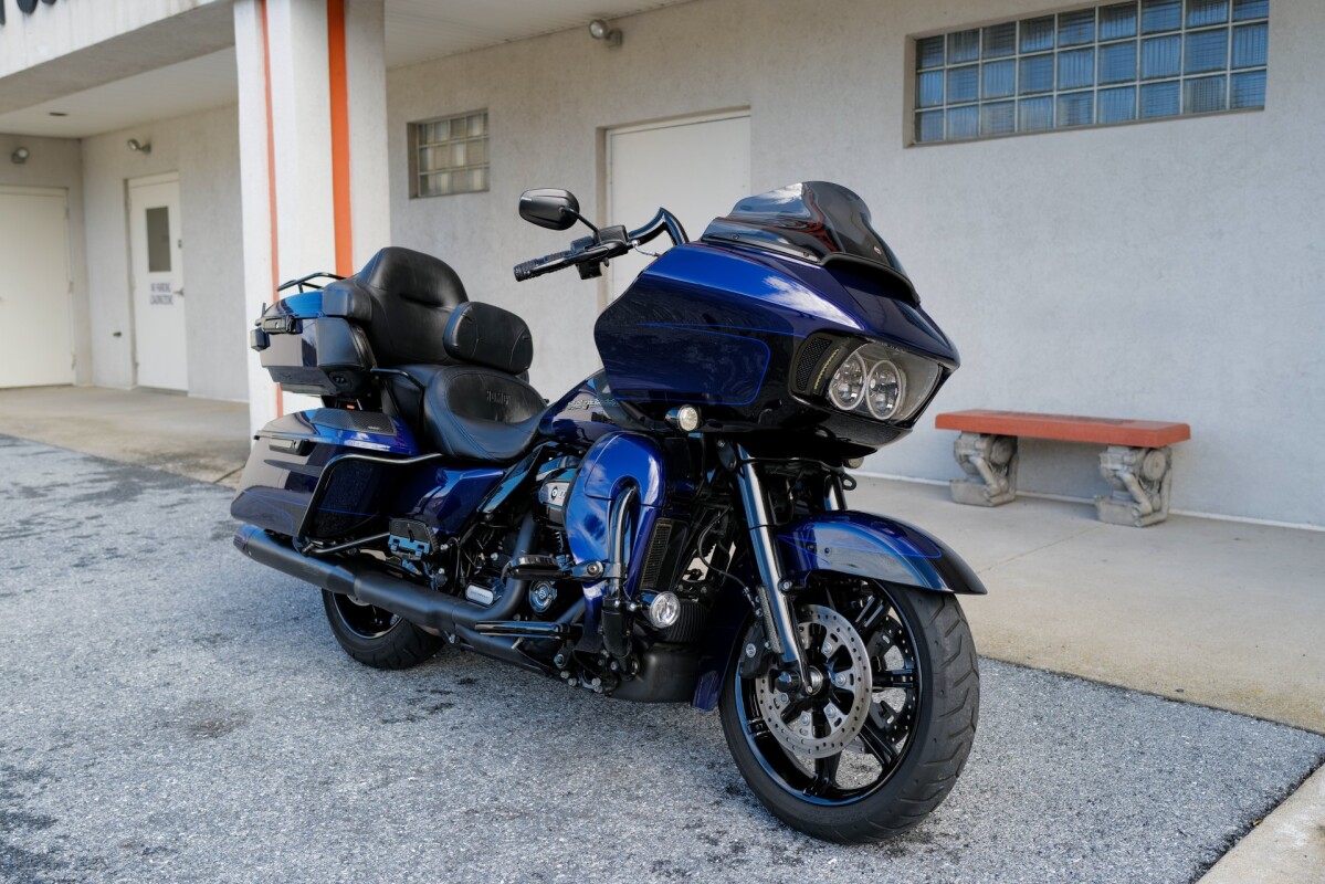 2020 Harley-Davidson Road Glide Limited FLTRK Zephyr Blue/Black Sunglo - Photo 2
