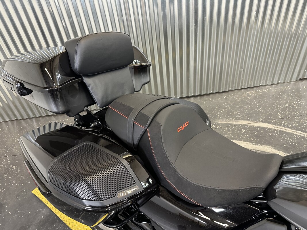 2025 Harley-Davidson CVO Road Glide Raven Fade - Photo 9