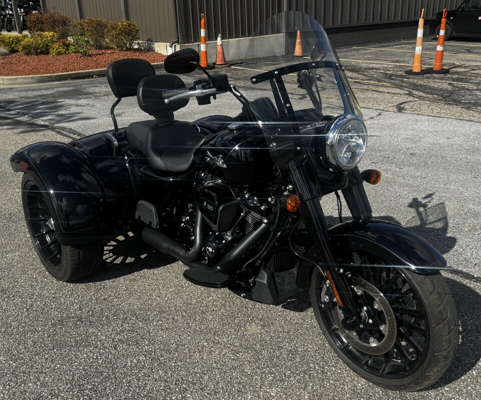 2024 Harley-Davidson Freewheeler FLRT VIVID BLACK W/ PINSTRIPE - Photo 7