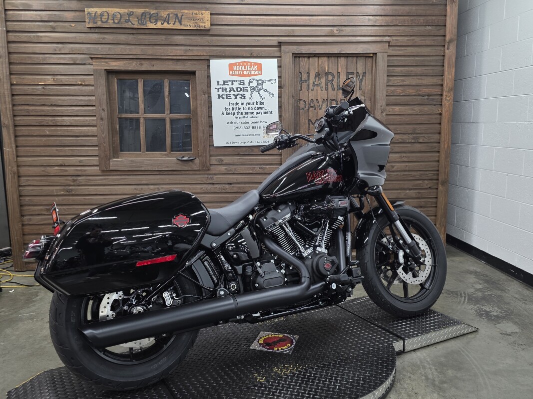 2025 Harley-Davidson Low Rider ST VIVID BLACK/BLK TRIM - Photo 2
