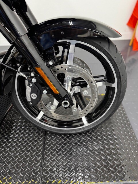 FLTRX 2025 Road Glide - Photo 7