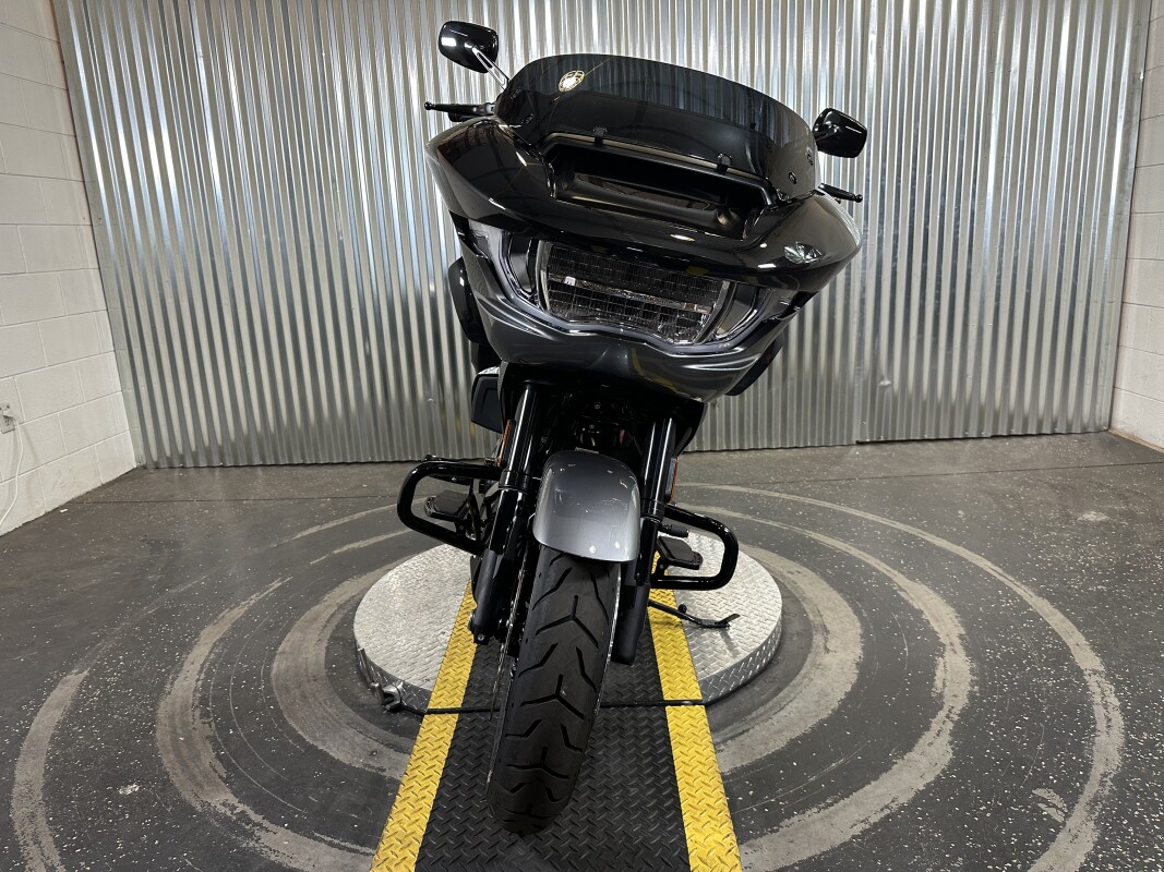 2025 Harley-Davidson CVO Road Glide Raven Fade - Photo 3