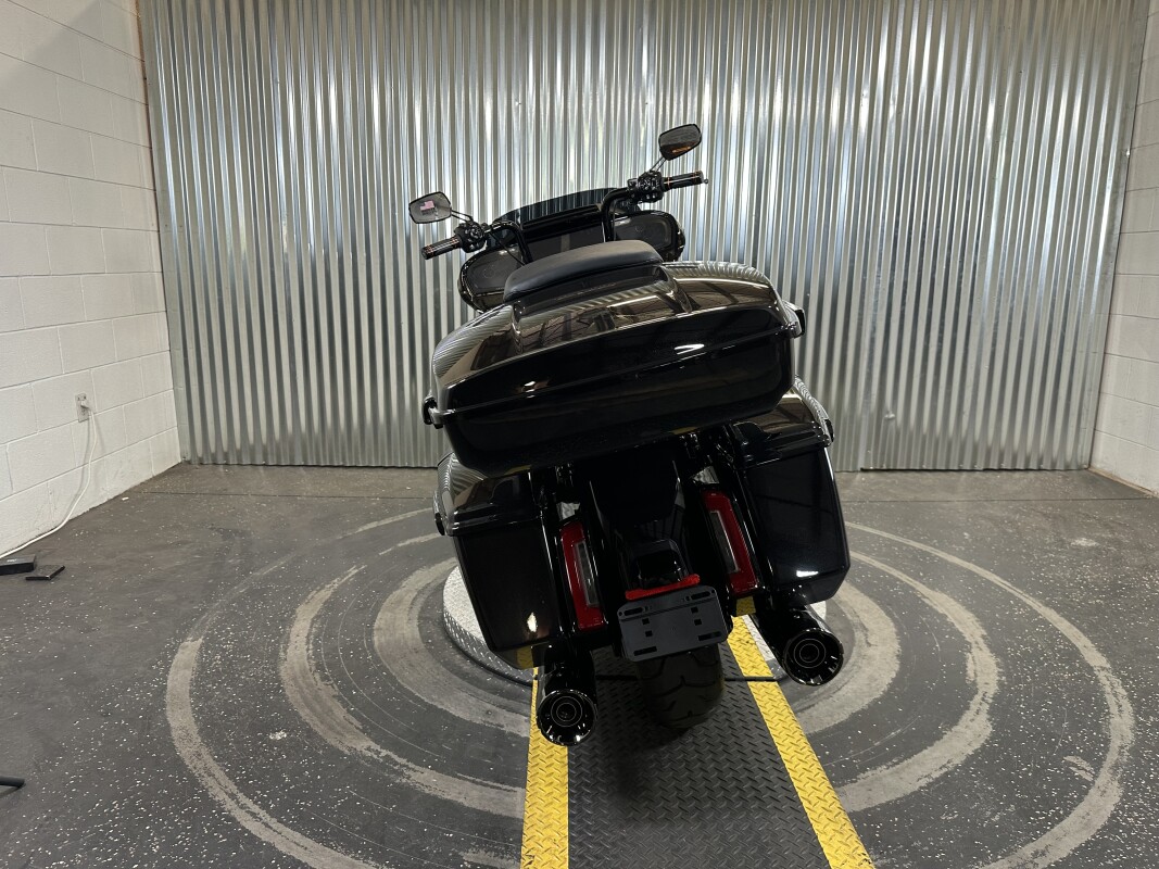 2025 Harley-Davidson CVO Road Glide Raven Fade - Photo 7