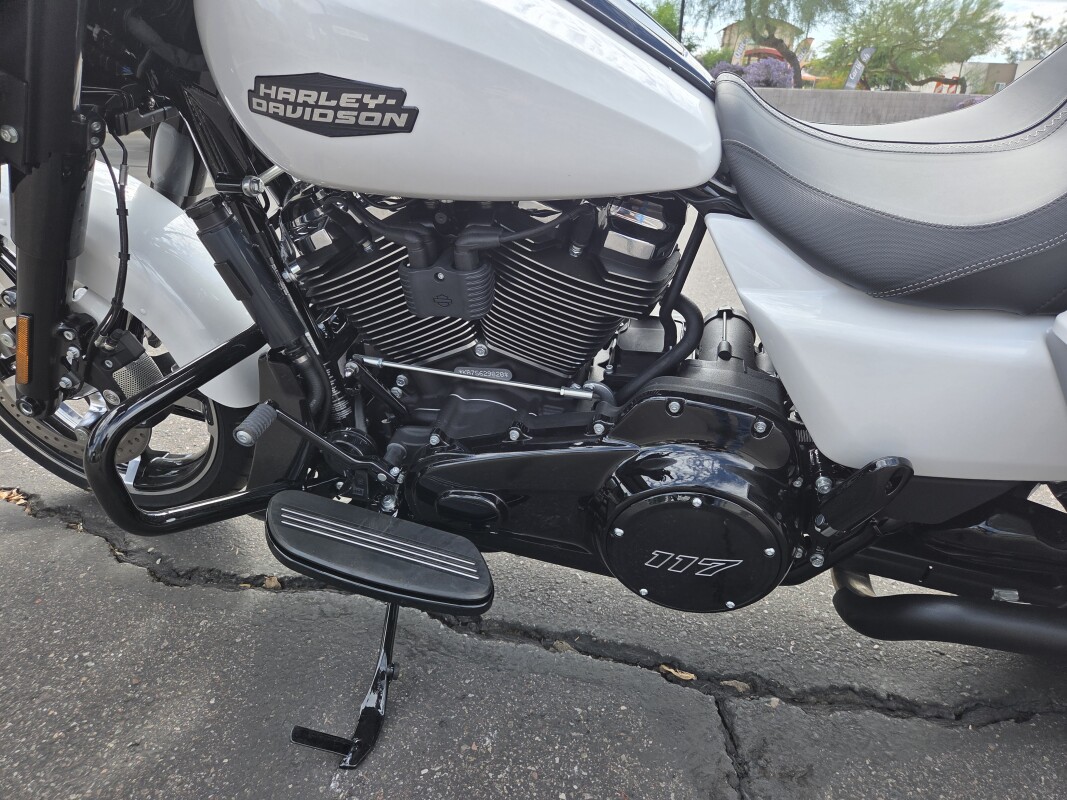 FLHX 2025 Street Glide - Photo 5
