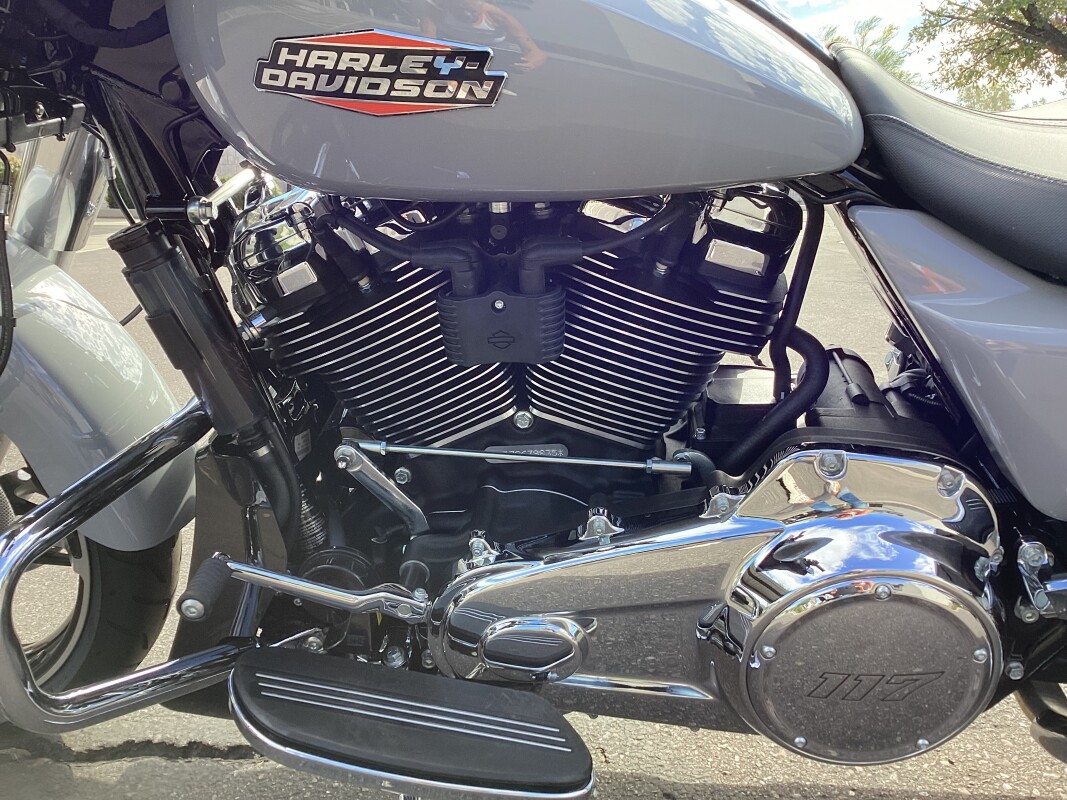 FLHX 2025 Street Glide - Photo 5