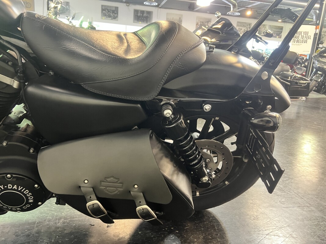 2018 Harley-Davidson Iron 883 Black Denim XL883N - Photo 8