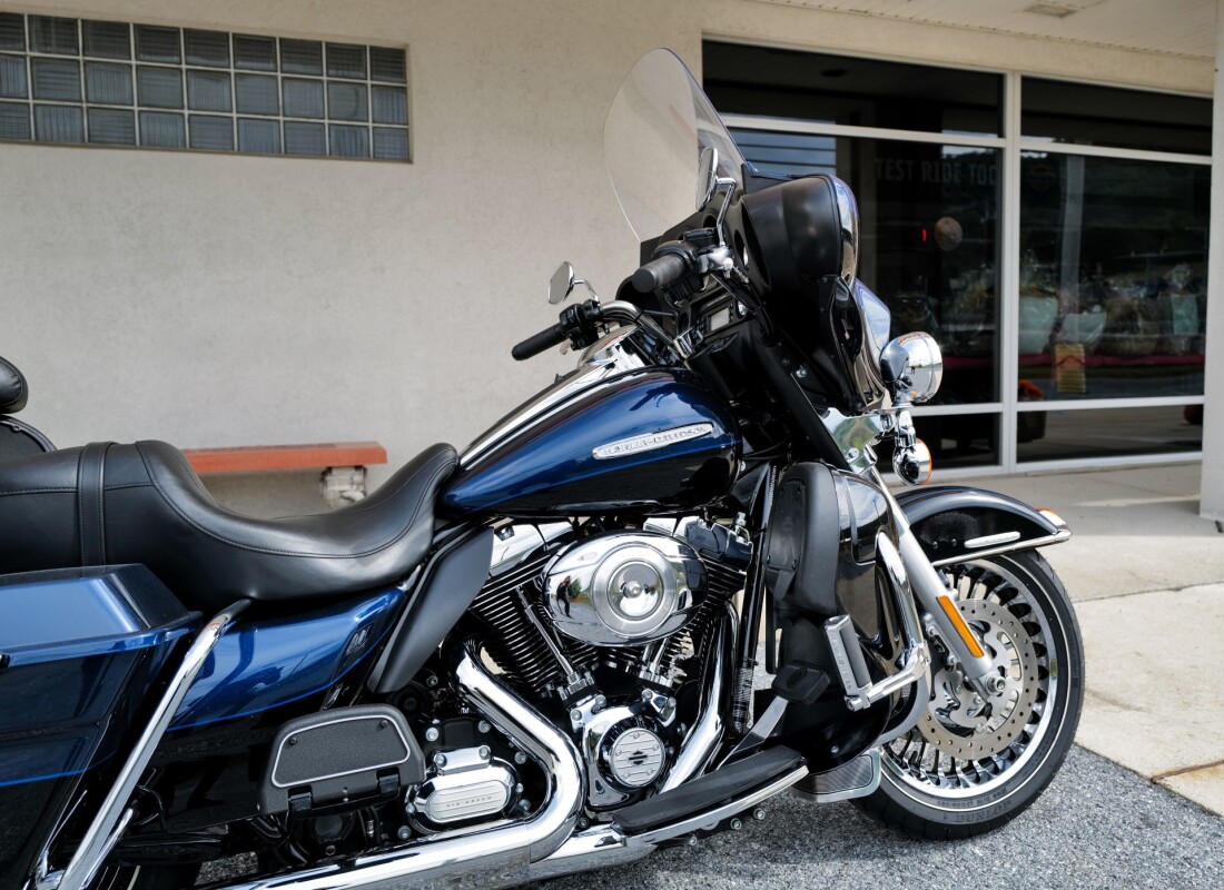 2012 Harley-Davidson Electra Glide Ultra Limited FLHTK Big Blue Pearl/Vivid Black - Photo 3