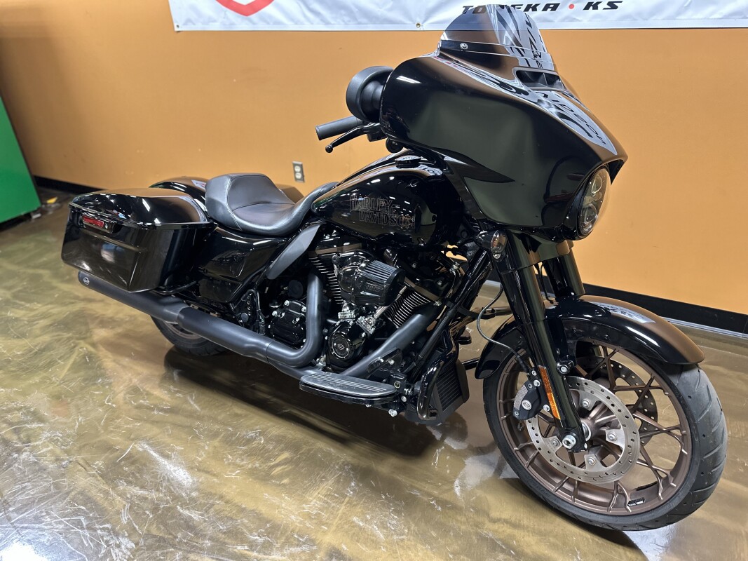 FLHXST 2022 Street Glide ST - Photo 6