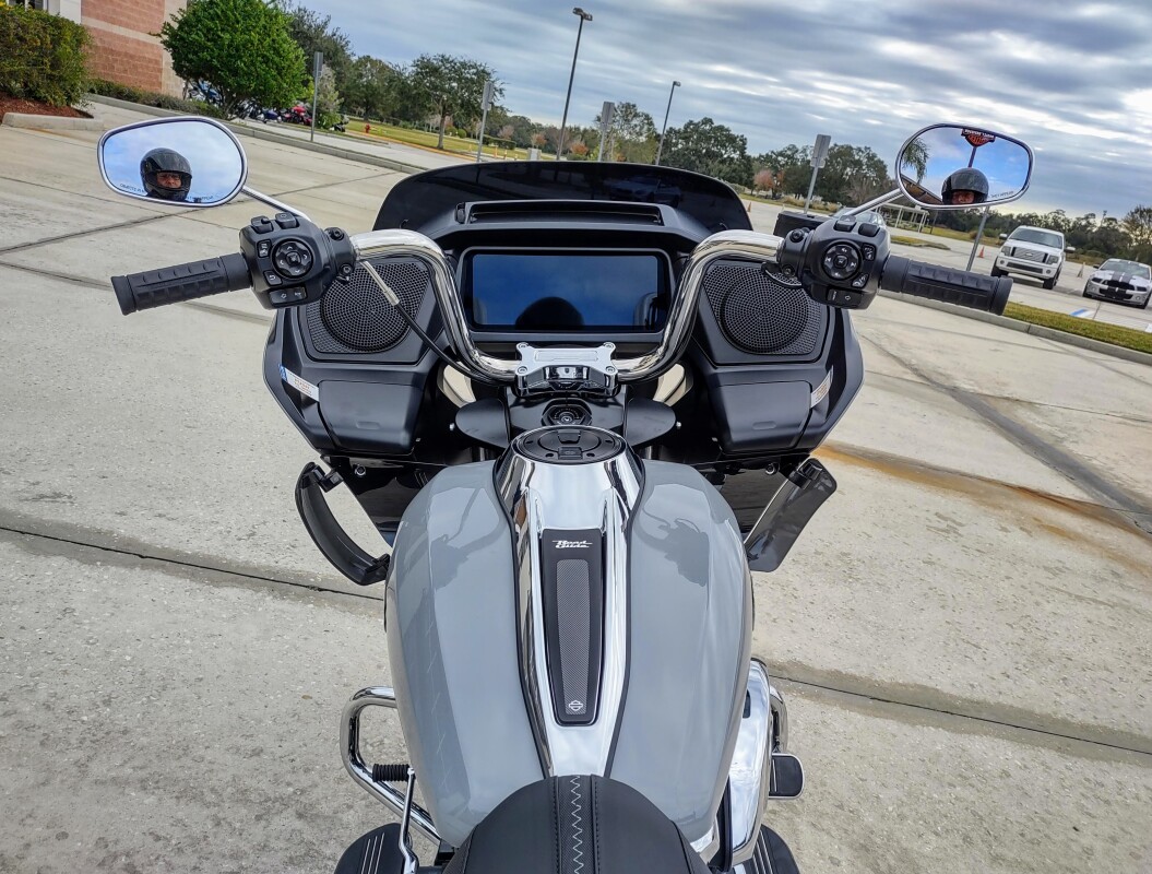 Road Glide - Photo 6