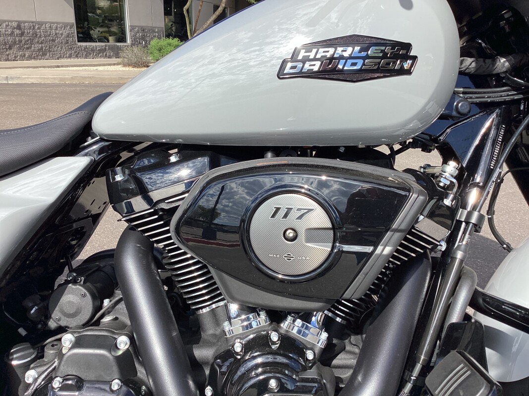 FLHX 2025 Street Glide - Photo 2