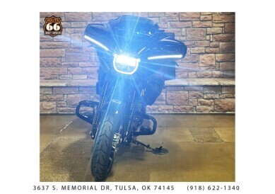 2025 Harley-Davidson Street Glide Vivid Black - Photo 2