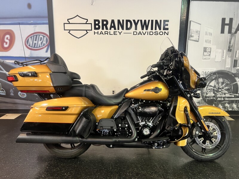 2023 Harley-Davidson® Ultra Limited Prospect Gold/Vivid Black FLHTK