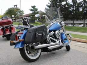 2018 Harley-Davidson Softail Deluxe thumb 2