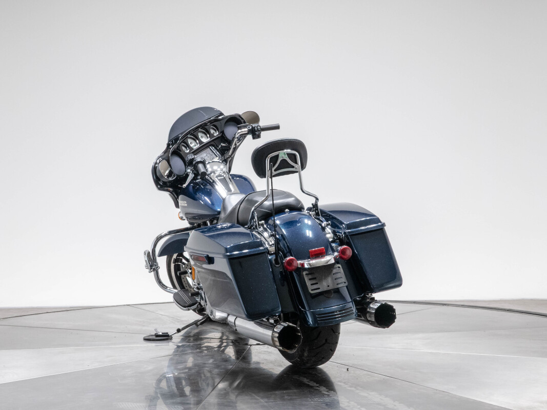 2016 HARLEY-DAVIDSON FLHXS STREET GLIDE SPECIAL in Cosmic Blue Pearl with 9112 miles - Photo 8