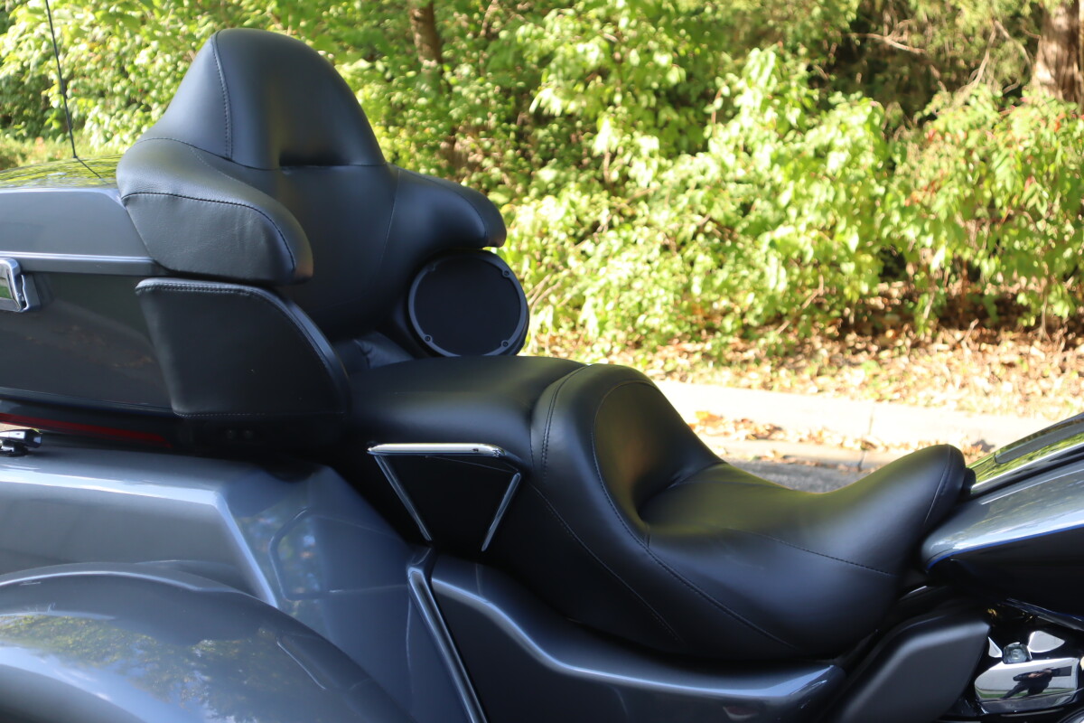 2021 Harley-Davidson Tri Glide Ultra FLHTCUTG - Photo 9