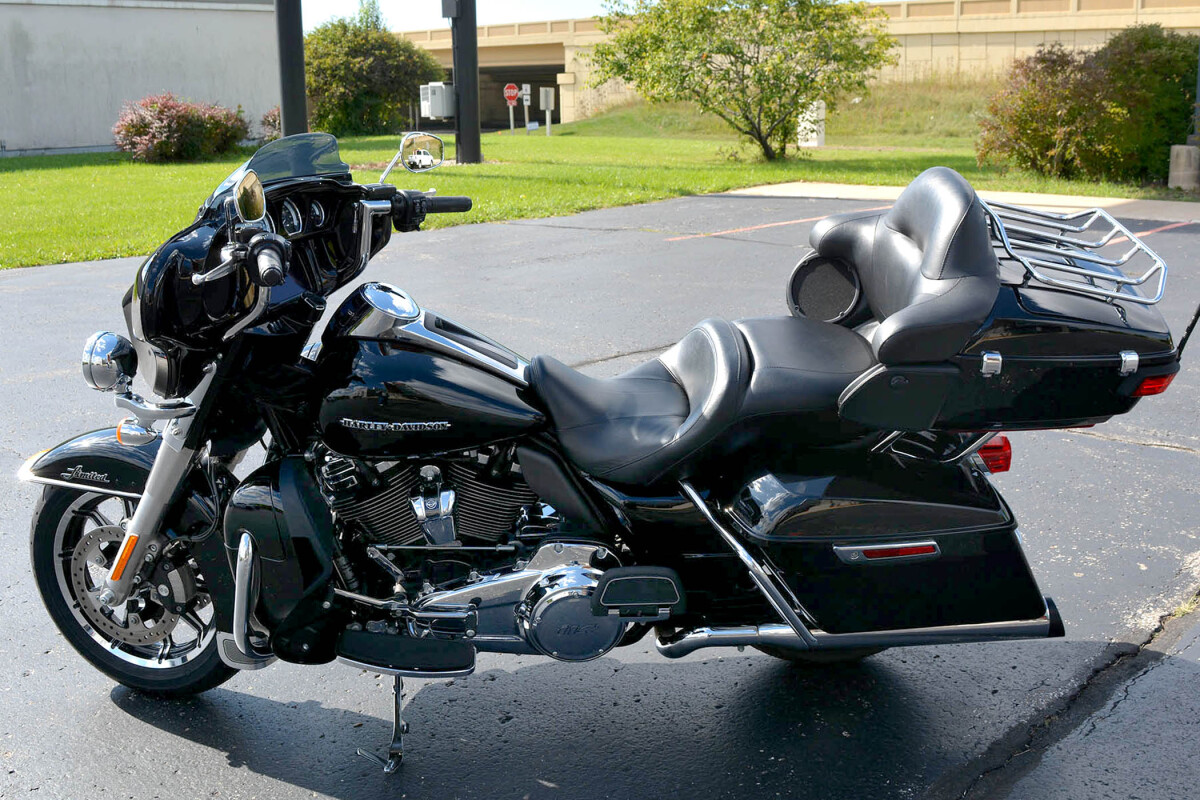 2019 Harley-Davidson Ultra Limited Vivid Black - Photo 3