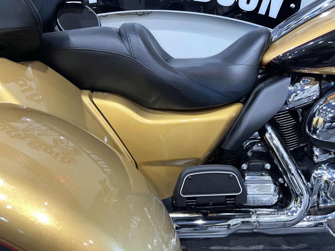 2017 Harley-Davidson Tri Glide Ultra FLHTCUTG - Photo 7
