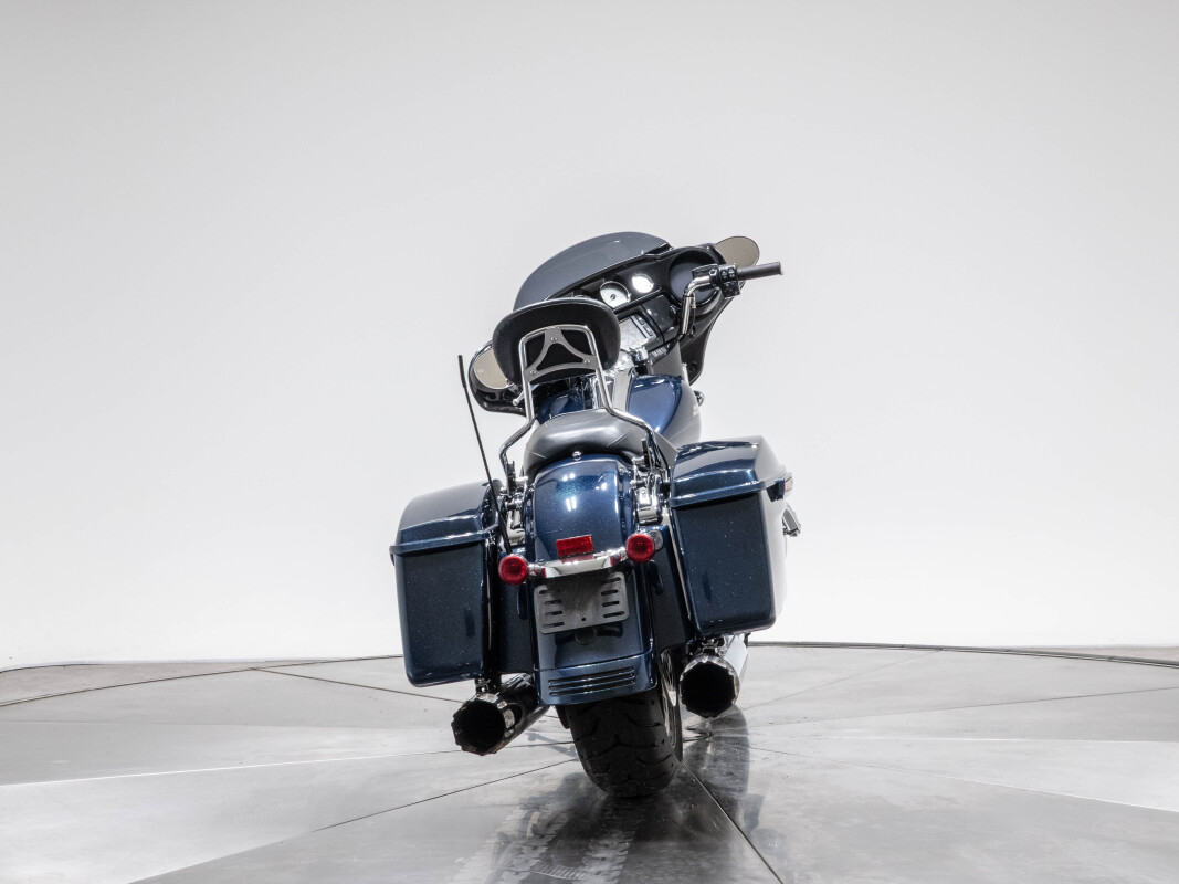 2016 HARLEY-DAVIDSON FLHXS STREET GLIDE SPECIAL in Cosmic Blue Pearl with 9112 miles - Photo 7