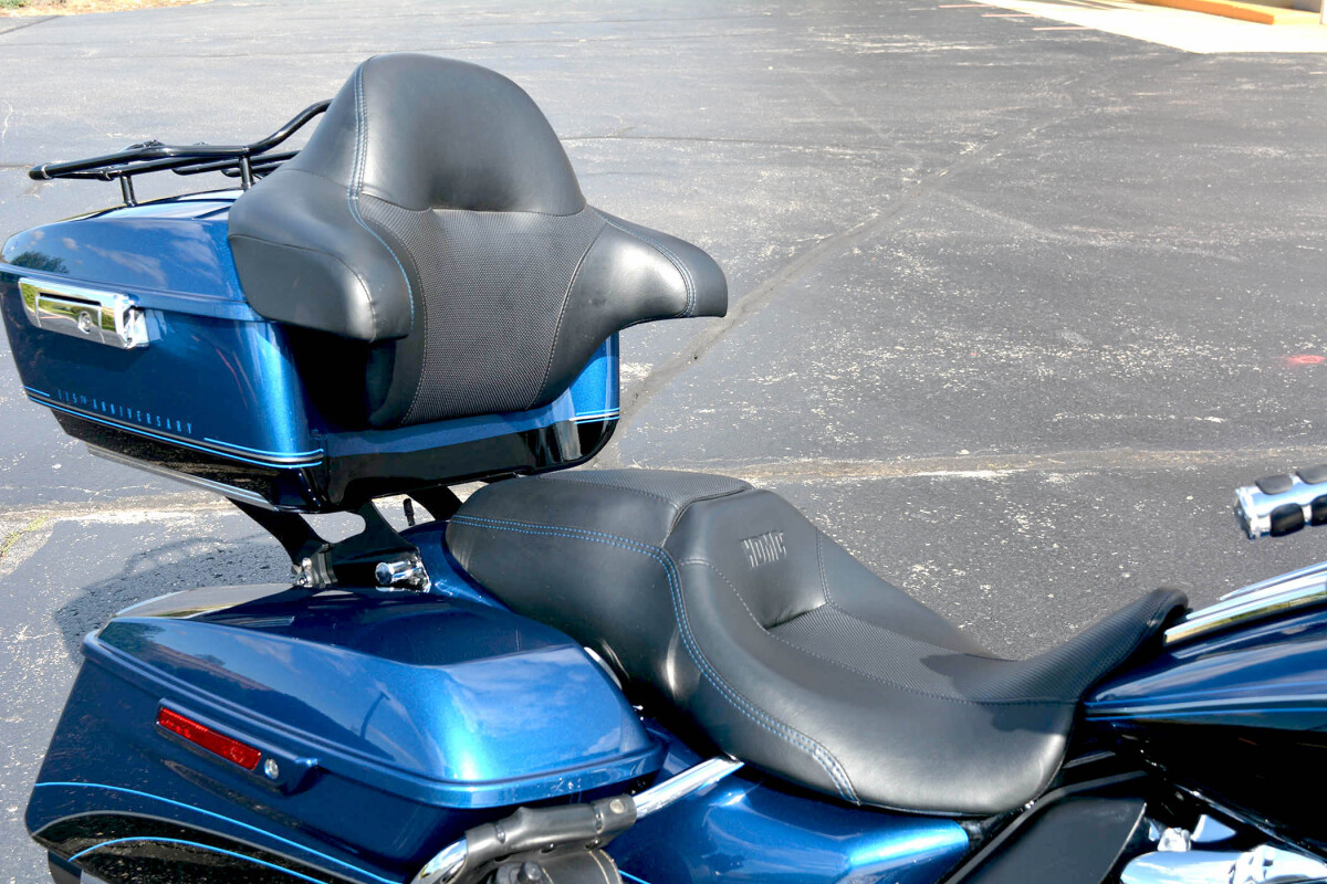 2018 Harley-Davidson CVO Street Glide 115TH Anniversary Legend Blue and Vivid Black - Photo 8