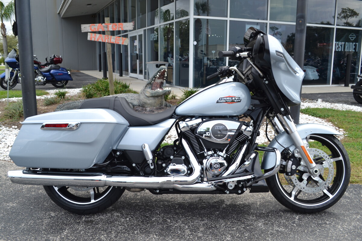2025 Harley-Davidson Street Glide Atlas Silver Metallic - FLHX