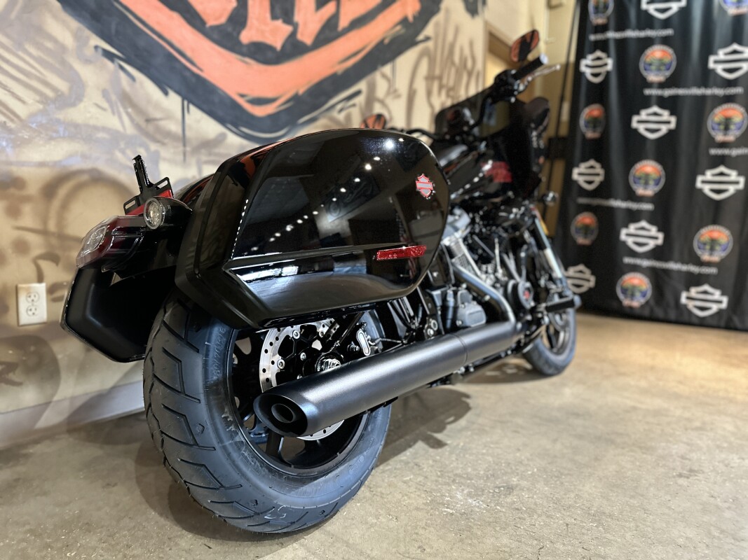 FXLRST 2025 Low Rider ST - Photo 3