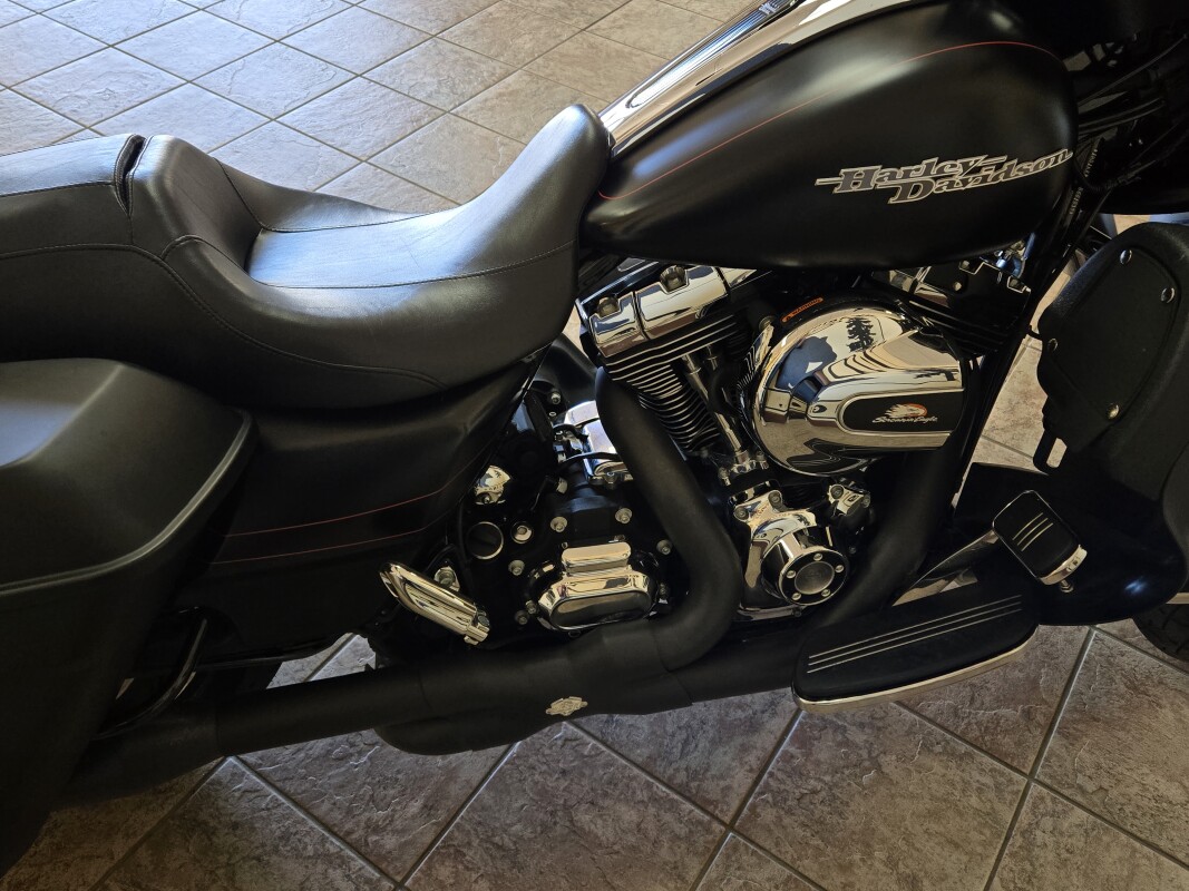 2015 Harley-Davidson Street Glide Special Black Denim - Photo 2