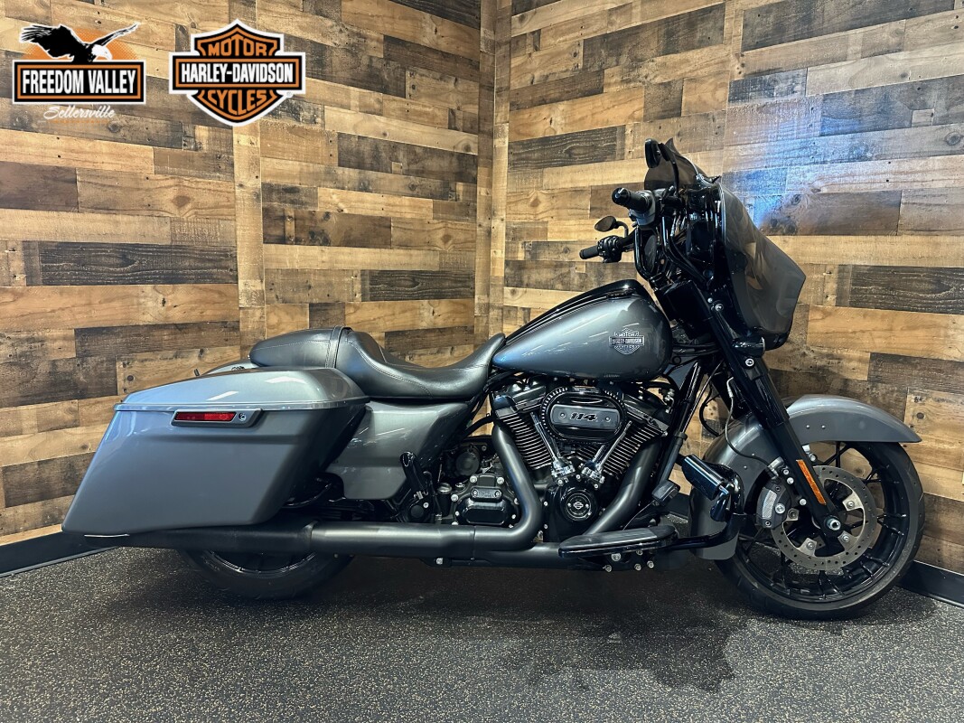 2021 Harley-Davidson Street Glide Special Gauntlet Gray Metallic - Black Finish FLHXS