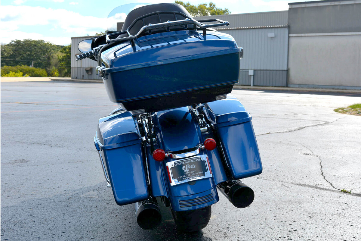 2018 Harley-Davidson CVO Street Glide 115TH Anniversary Legend Blue and Vivid Black - Photo 6