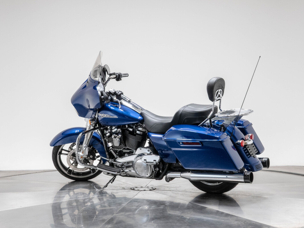 2017 Harley-Davidson FLHX Street Glide in Superior Blue with 13,511 miles - Photo 10