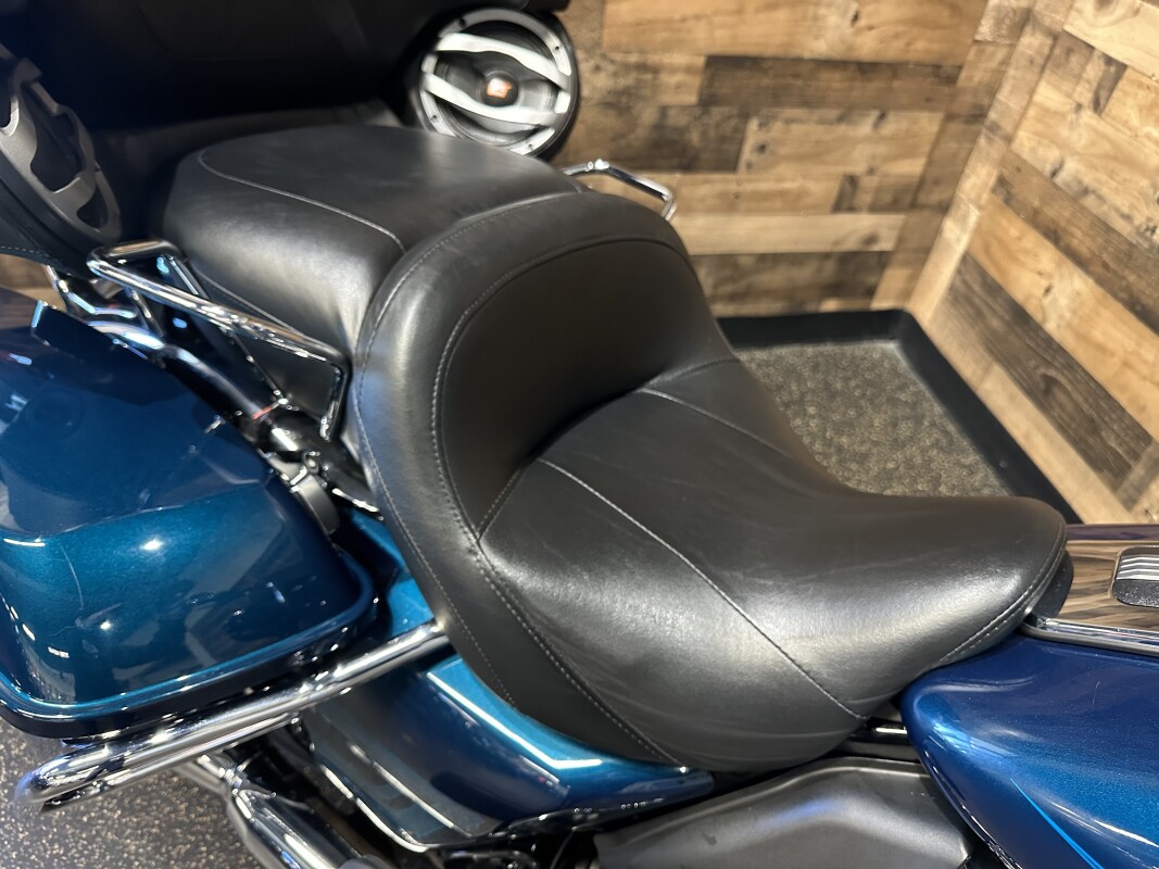 2020 Harley-Davidson Ultra Limited Tahitian Teal FLHTK - Photo 9