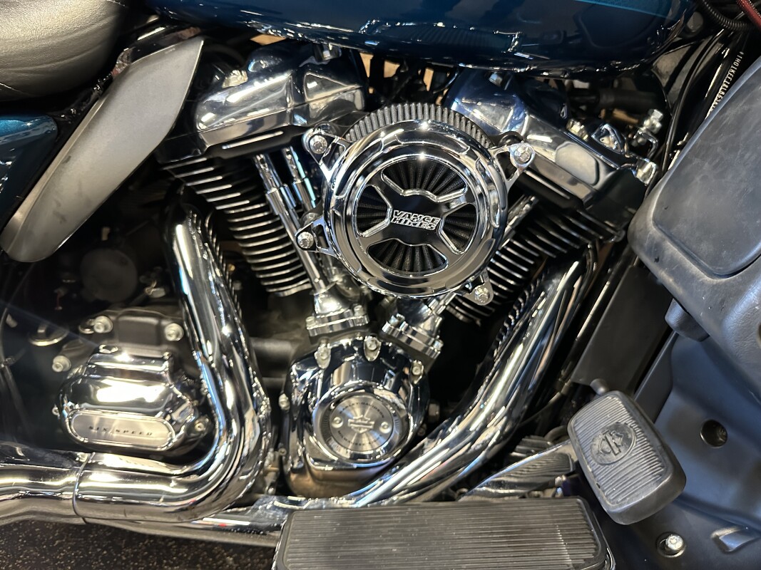 2020 Harley-Davidson Ultra Limited Tahitian Teal FLHTK - Photo 8