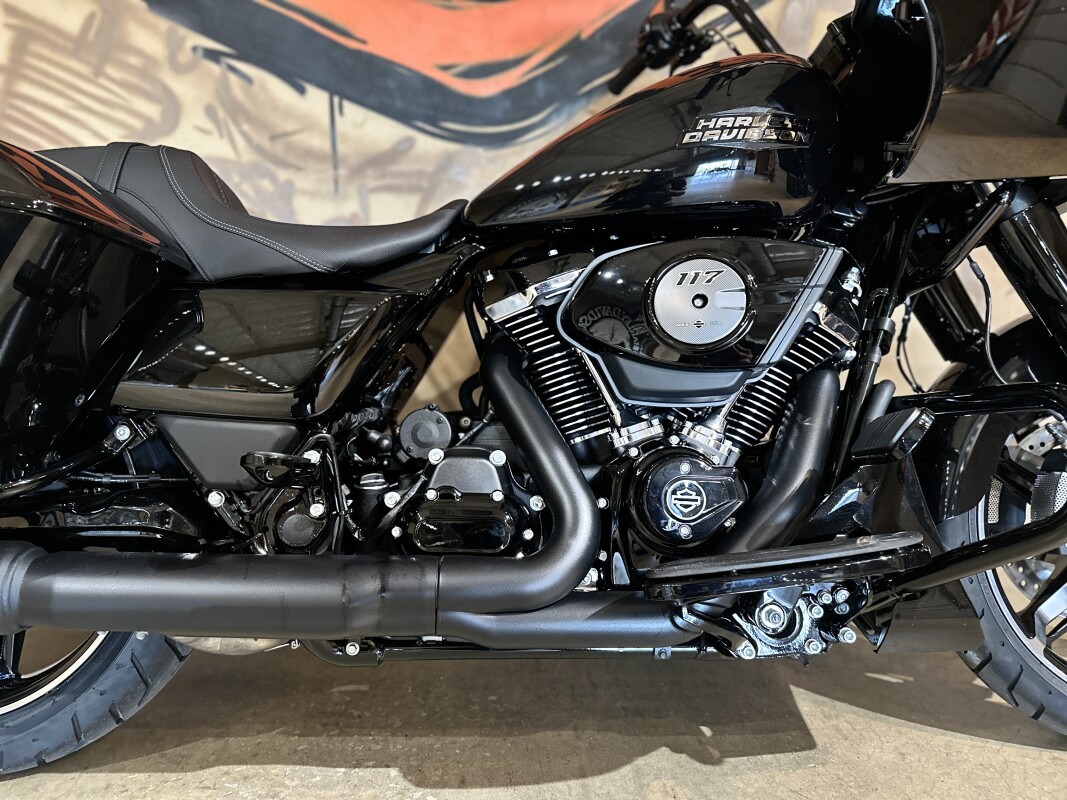 FLTRX 2025 Road Glide - Photo 5