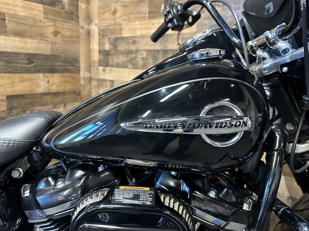 2018 Harley-Davidson Heritage Classic 114 Vivid Black FLHCS - Photo 7