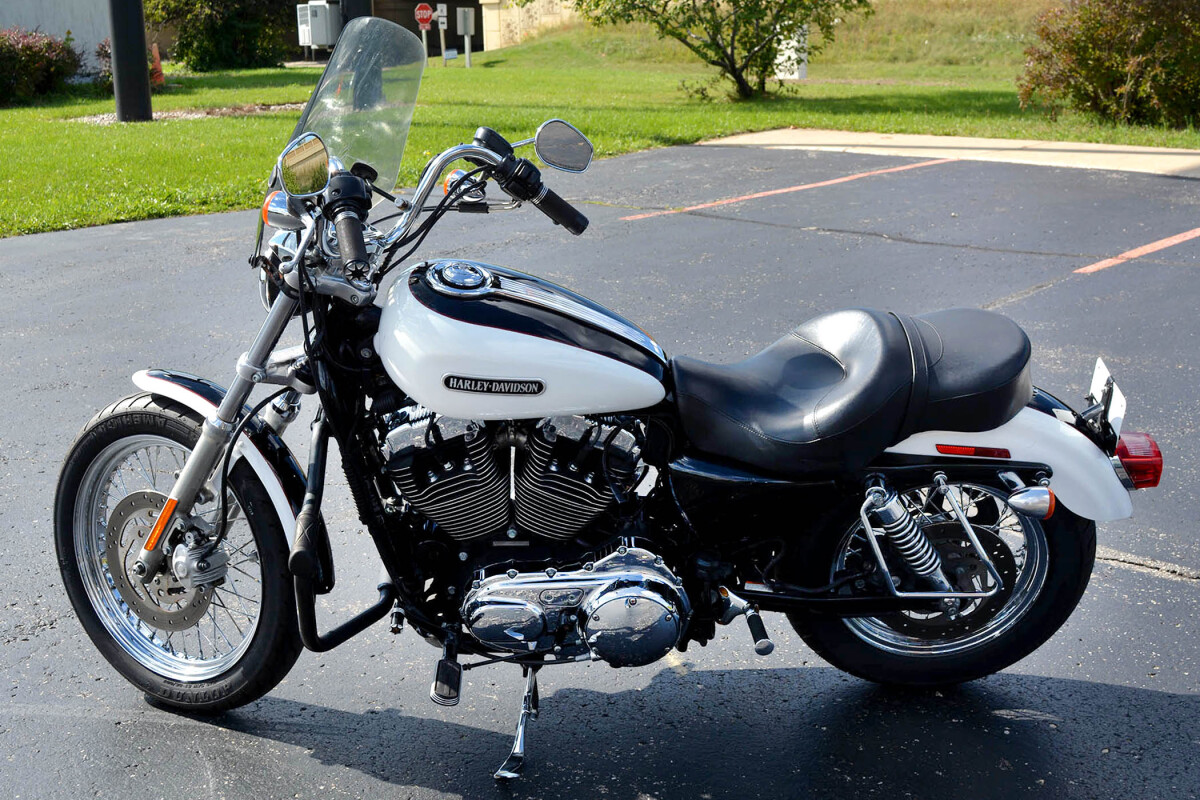2007 Harley-Davidson Sportster 1200 Low White Gold Pearl & Vivid Black - Photo 3