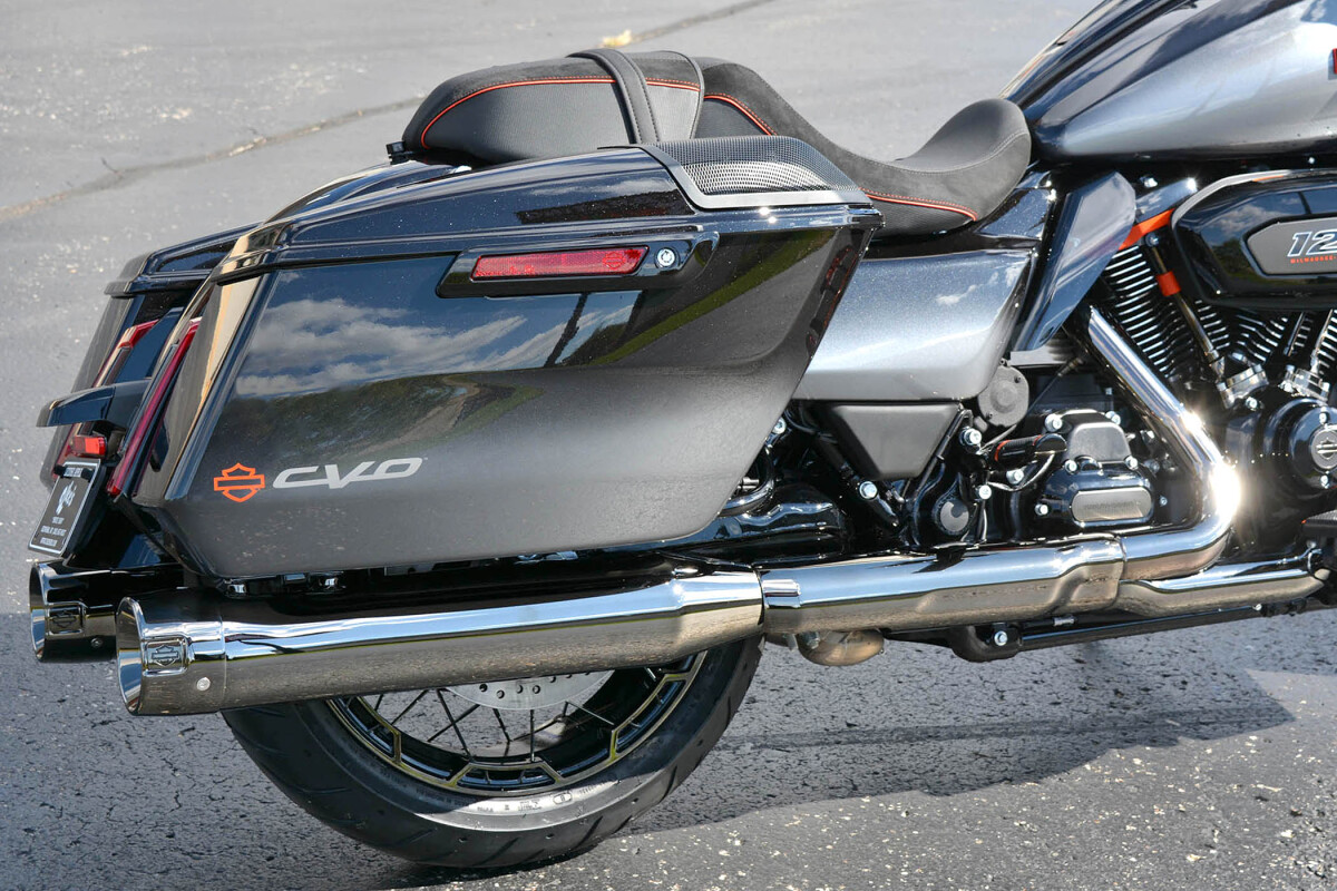 2025 Harley-Davidson CVO Road Glide Raven Fade - Photo 6