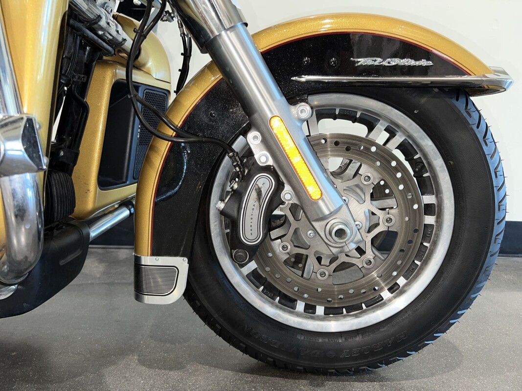 2017 Harley-Davidson Tri Glide Ultra FLHTCUTG - Photo 3