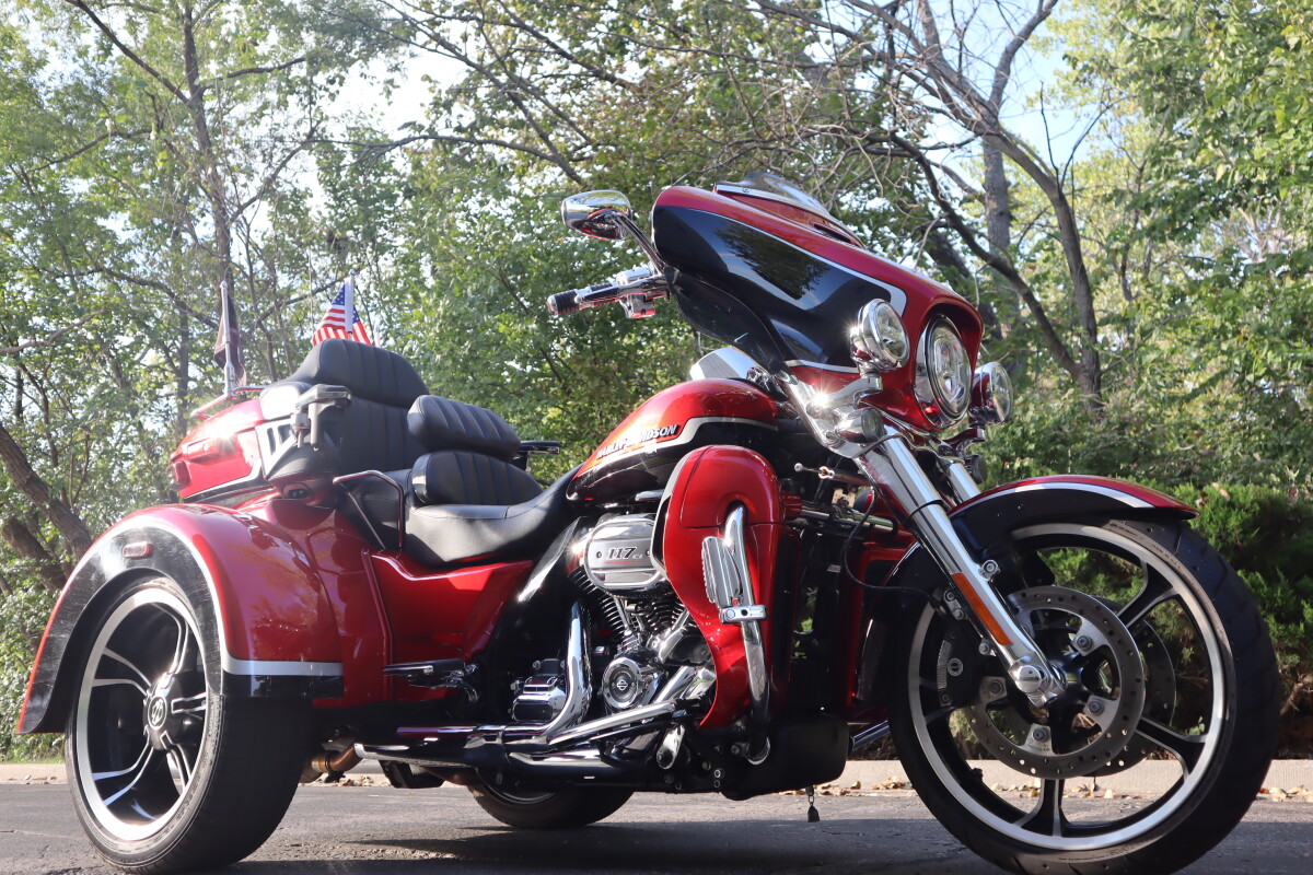 2021 Harley-Davidson CVO Tri Glide FLHTCUTGSE - Photo 8