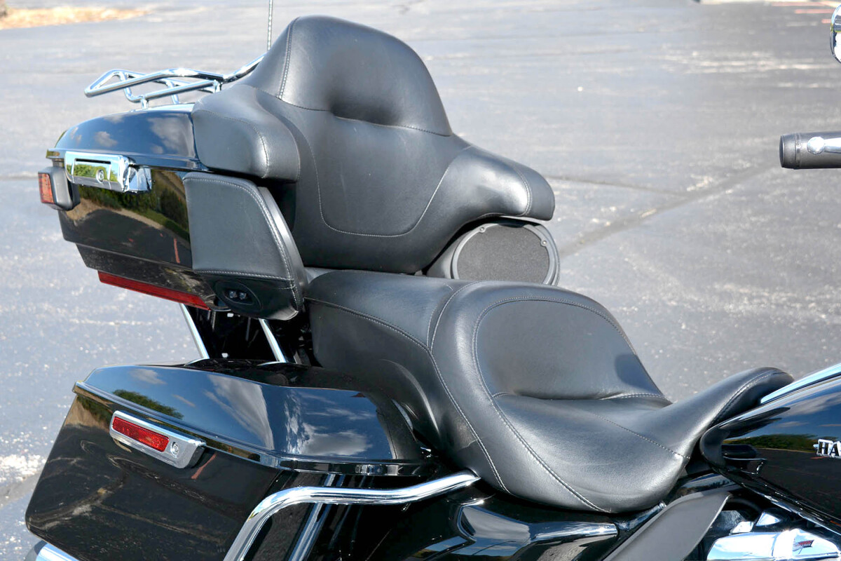 2019 Harley-Davidson Ultra Limited Vivid Black - Photo 7