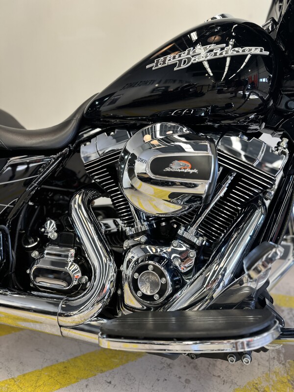 2016 Harley-Davidson Street Glide Special Vivid Black - Photo 4