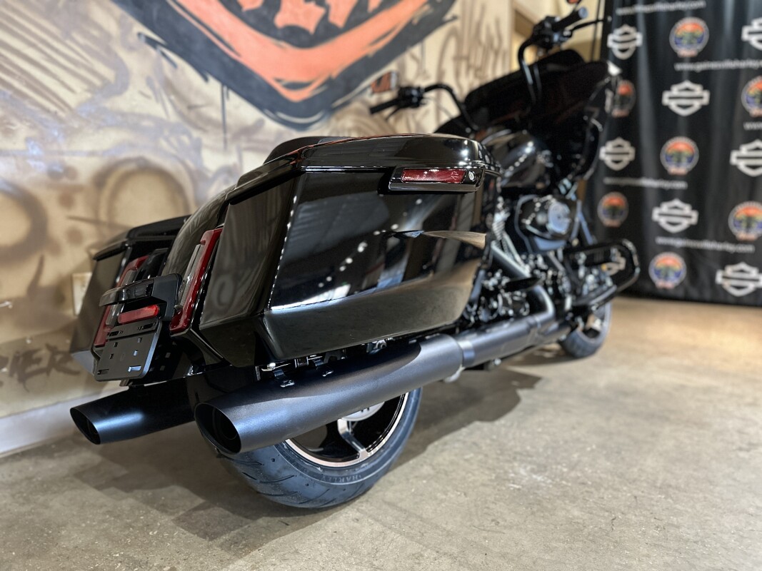 FLTRX 2025 Road Glide - Photo 3