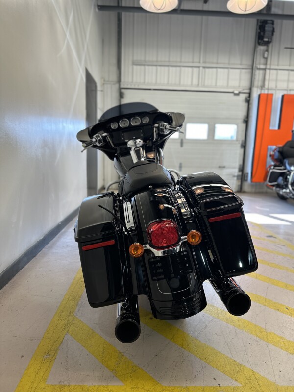 2016 Harley-Davidson Street Glide Special Vivid Black - Photo 6