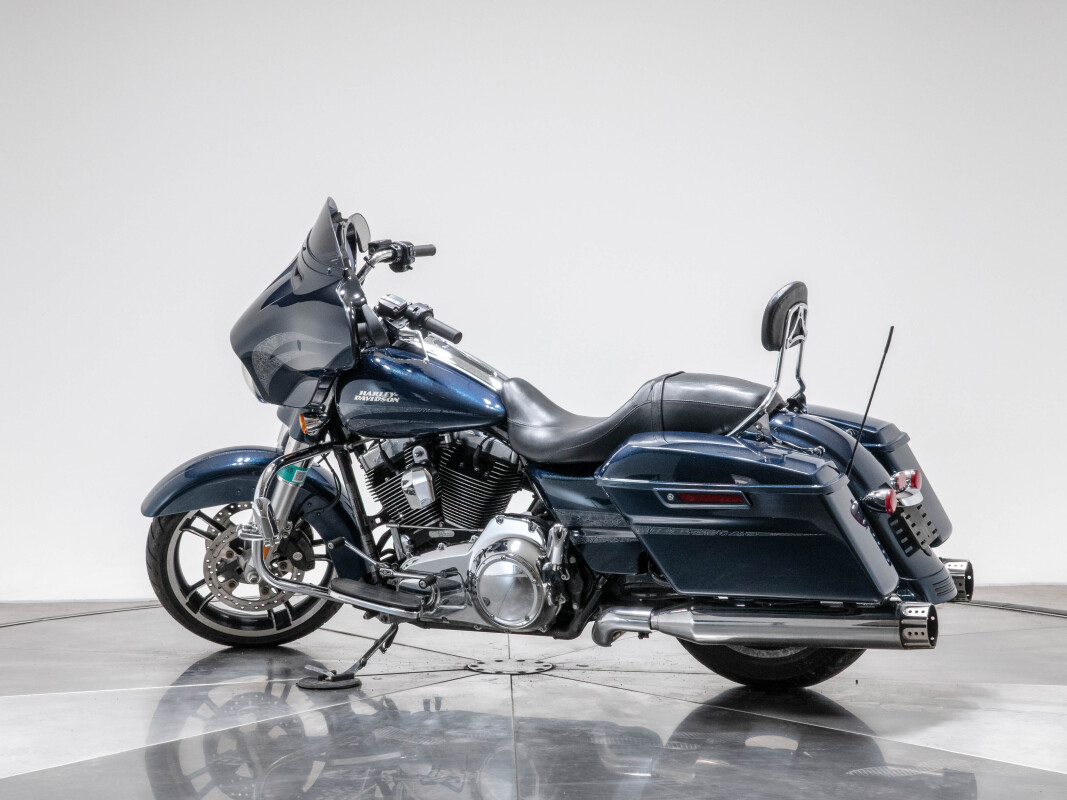2016 HARLEY-DAVIDSON FLHXS STREET GLIDE SPECIAL in Cosmic Blue Pearl with 9112 miles - Photo 10