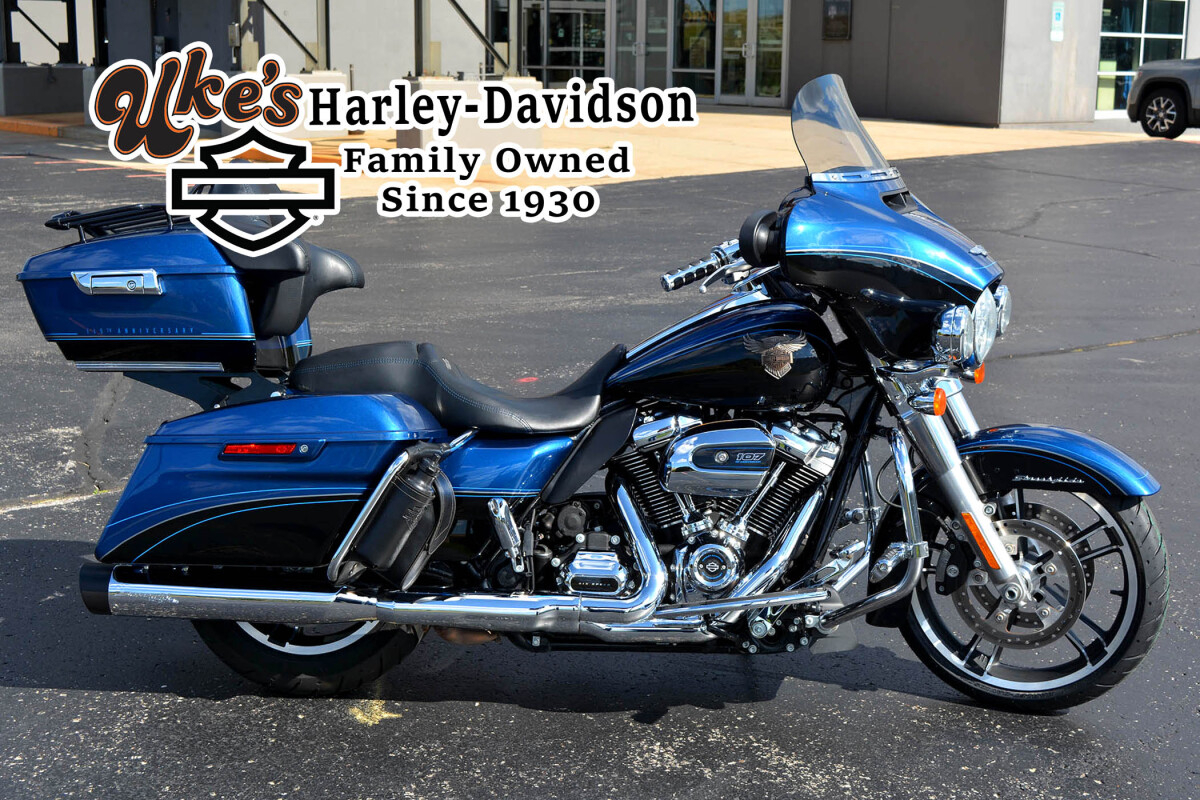 2018 Harley-Davidson CVO Street Glide 115TH Anniversary Legend Blue and Vivid Black