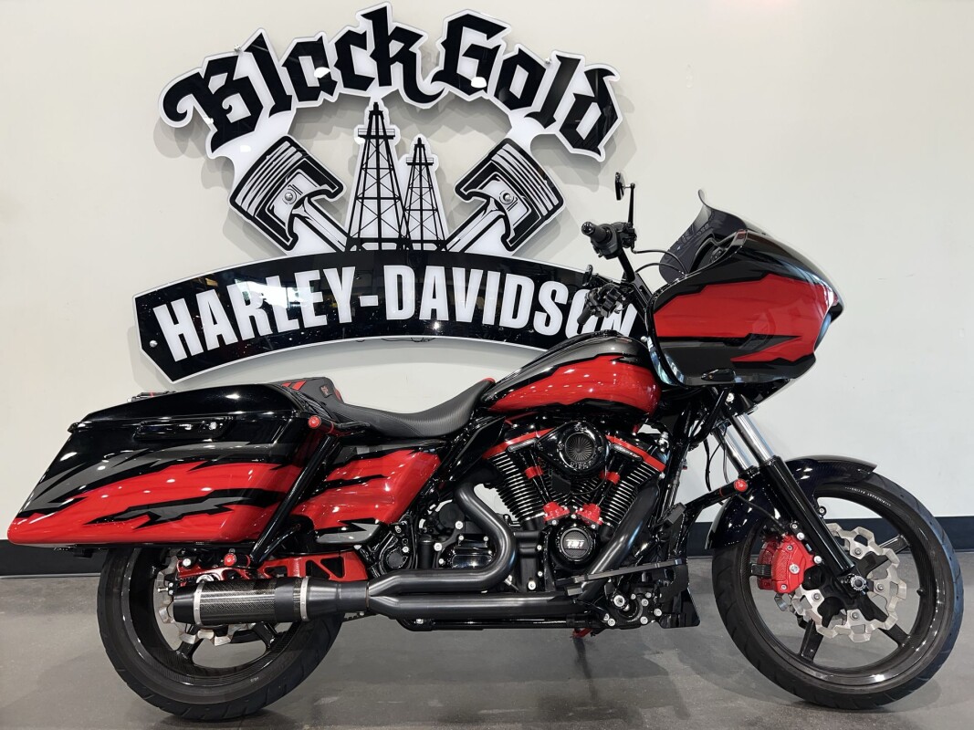 Road Glide® ST | Central Texas H-D®