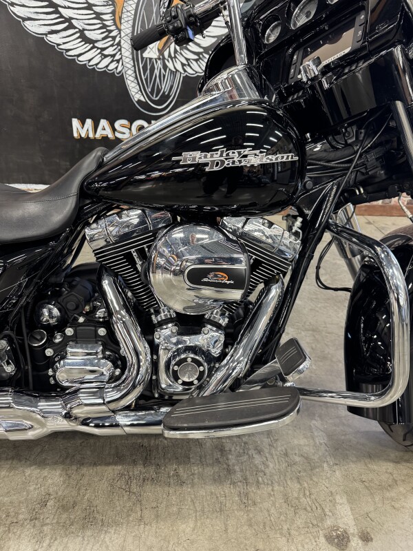 2016 Harley-Davidson Street Glide Special FLHXS - Photo 2