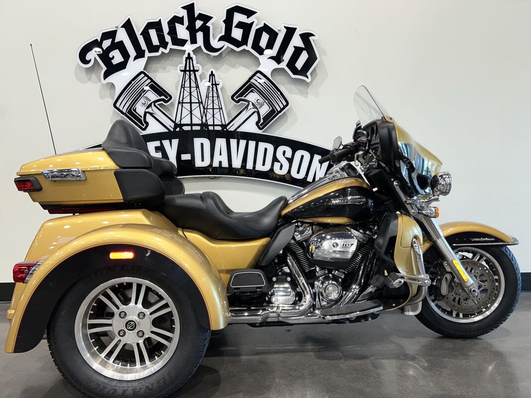 2017 Harley-Davidson Tri Glide Ultra FLHTCUTG
