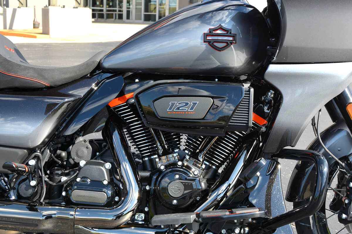 2025 Harley-Davidson CVO Road Glide Raven Fade - Photo 10