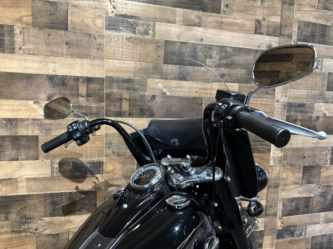 2018 Harley-Davidson Heritage Classic 114 Vivid Black FLHCS - Photo 5