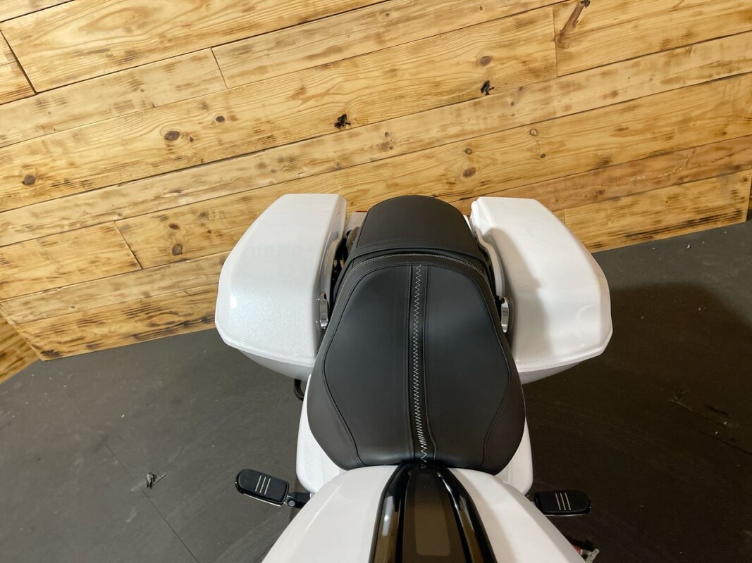 Harley-Davidson Road Glide 2025 FLTRX WHITE ONYX PRL - Photo 6