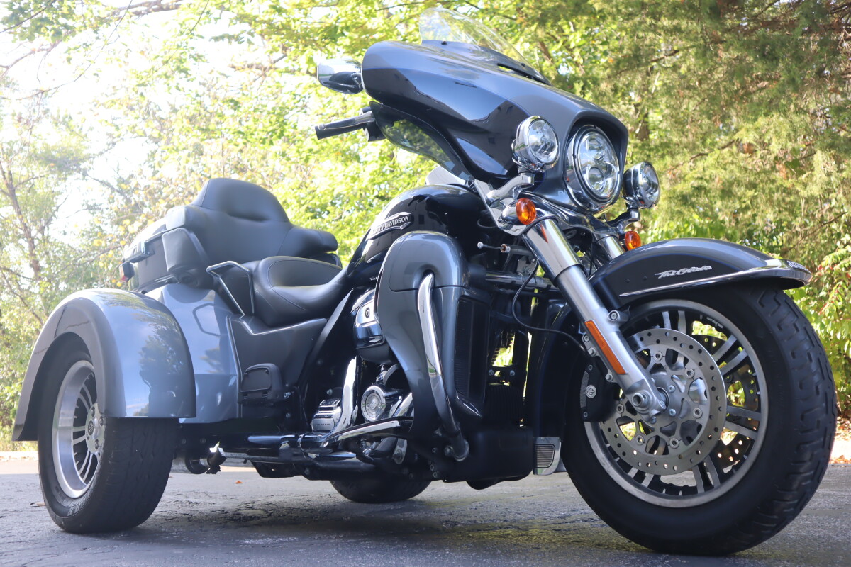 2021 Harley-Davidson Tri Glide Ultra FLHTCUTG - Photo 2